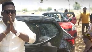 மகளுக்காக ரோபோ ஷங்கர் வாங்கிய காரின் விலை இத்தன லட்சமா! எல்லாரையும் சிரிக்க வெச்சவரு இன்னைக்கு அழ வெச்சுட்டாரு