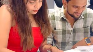 5 வருஷமா கஷ்டப்பட்டு சேத்த காசுல மனைவி செய்த காரியம்! இந்த மாரி பொண்ணு கிடைக்க கணவர் குடுத்து  வெச்சிருக்கணும்