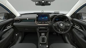 30 நாள் கூட ஆகல, அதுக்குள்ள இந்த காரின் விலையை உயர்த்திய மாருதி! 