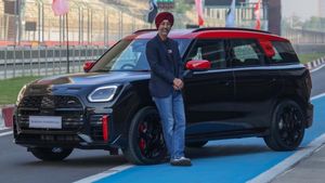 கேரள மக்கள் இப்போவே காரை புக் பண்ண ரெடியாகி இருப்பாங்க! BMW கார் அளவுக்கு இந்த கார்களை பார்க்க முடியுறதில்ல