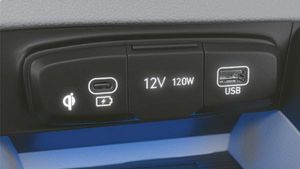 10 லட்ச ரூபாய்க்குள் கார் வாங்கினாலும், இந்த வசதி இருக்கானு முக்கியமா பாருங்க! இல்லைனா ரொம்ப சிரமம் ஆயிடும்!