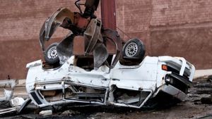 யூஸ்டு-கார்களை இதுக்கு அப்புறம் ஆவது தைரியமாக வாங்கலாமா? மத்திய அரசின் வாகன அழிப்பு கொள்கை!