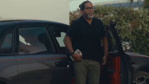 ஐடி கம்பெனியில் பணம் கொட்டுது போல... மாநிலத்திலேயே முதல் ஆளாக இந்த லம்போர்கினி காரை வாங்கிய தொழிலதிபர்!