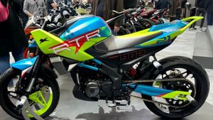 வெளிநாட்டில் கெத்து காட்டிய தமிழ்நாட்டு கம்பெனி! இவ்வளவு வண்டியை கொண்டு வந்துட்டாங்களா? 