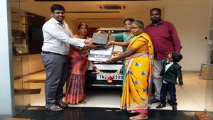 பொடி பையன்னு நெனச்சா பெரிய ஆளுங்களையே போட்டு பொளந்துட்டு இருக்கான்! இதுக்கு முன்னாடி இப்படி நடந்ததே இல்ல!