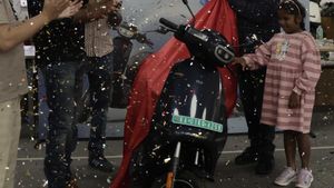 புக் பண்ண ஒவ்வொருத்தரும் ஜாலியா வீட்டுக்கு ஓட்டினு போறாங்க! பேட்டரியில் இருந்து எல்லாமே மேட்-இன் ஓசூர்!