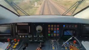 நீர் நிரம்பிய டம்ளர் வைத்து நடத்தப்பட்ட சோதனை... 180kmph வேகத்தில் காற்றை கிழித்து கொண்டு போன புது வந்தே பாரத்