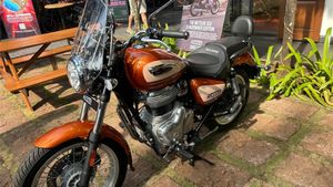 கண்ணை பறிக்குது... ராயல் என்ஃபீல்டில் அதிகமா யாரும் வாங்காத பைக்கின் விற்பனை இனியாவது அதிகரிக்குமா?