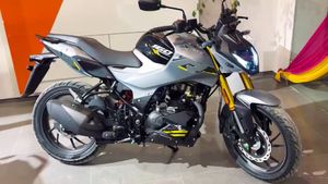 ஷோரூமுக்கு வருபவர்களின் முதல் கண்ணு இந்த பைக் மேலே தான்! அறிமுகமே இன்னும் ஆகல, அதற்குள் வந்தாச்சா!!