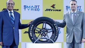 கார் டயர்களில் கூட சென்சார் வந்துடுச்சுனு சொன்னா நம்புவீங்களா? நன்மை என்னானு தெரிஞ்சா எல்லாரும் வாங்க போறாங்க!