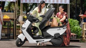 டிவிஎஸ், பஜாஜிற்கு எமனாக மாறிய புது ஸ்கூட்டர்! விலை இவ்ளோதானா! அதான் எல்லாரும் கண்ண மூடிட்டு வாங்கறாங்க!