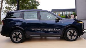 சென்னைல இருந்து 7 பேர் திருச்சி வர 400 ரூபா கூட செலவு ஆகாது! இன்னோவாவை எல்லாம் அடிச்சு ஓட விட போகும் புது கார்