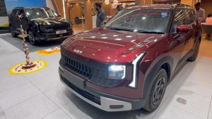 12 லட்ச ரூபா மட்டுமே விலை... ஆனா சொகுசு கார்களுக்கு இணையான வசதிகள் உடன் புதிய கியா கார்!!