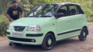 21 வருட பழைய கார் இதுனு சொன்னா உருவாக்குன கார் கம்பெனி கூட நம்பாது! மொத்த செலவு ரூ.2 லட்சம் கூட இல்ல!