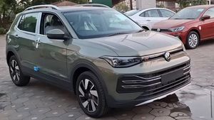 ஹூண்டாய் கிரெட்டாவின் ஆதிக்கத்தை முறியடிக்க ஃபோக்ஸ்வேகன் களமிறக்கிய கார்... ஷோரூமில் பார்ப்பதற்கு வேற லெவல்!