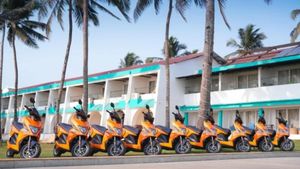 இந்த எலெக்ட்ரிக் ஸ்கூட்டருக்கு வாரம் ஒரு முறை சார்ஜ் போட்டா போதும்.. ஓட்டிக்கிட்டே இருக்கலாம்!