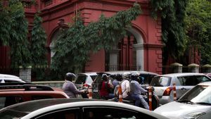 அடேங்கப்பா... பெங்களூருவில் தனியார் கார்களின் எண்ணிக்கை 25 லட்சத்தை கடந்தது... போக்குவரத்து நெரிசல் மோசமாகும்?