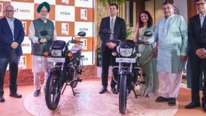 பெட்ரோல் பைக்குகளுக்கு பதிலாக ஹீரோவில் இப்படிப்பட்ட இரு பைக்குகளா! விலையை கேட்டால் ஒன்றை வாங்கிப் போடுவீங்க!