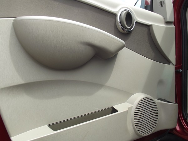 ஸ்டோரேஜ் வசதி