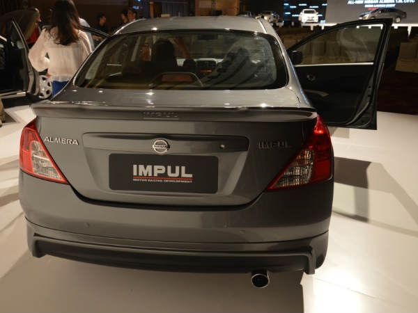 இம்பல் பாடி கிட்டுடன் நிசான் சன்னி