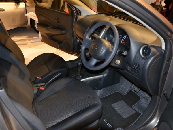 இம்பல் பாடி கிட்டுடன் நிசான் சன்னி