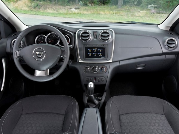 2013 டேஸியா லோகன்