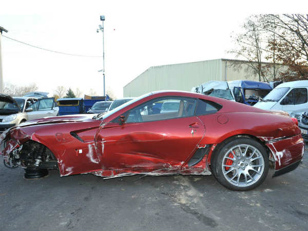 ஏலத்திற்கு வந்த ரொனால்டோ ஃபெராரி கார்