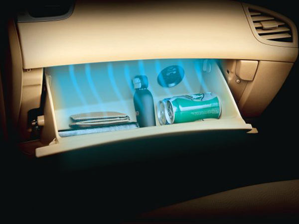 கிளவ் பாக்ஸ் கூலர்: 