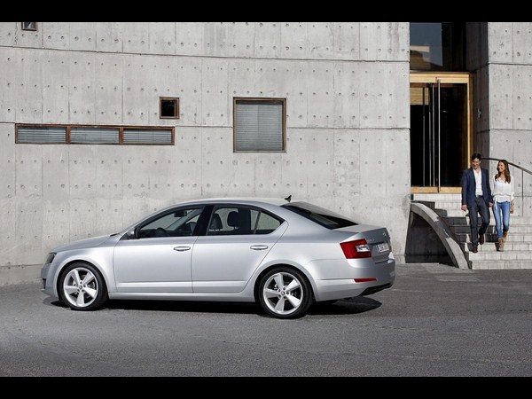  பெட்ரோல் எஞ்சின்