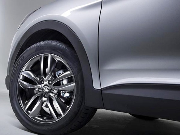 ஹூண்டாயின் புதிய புளூயிடிக் சான்டா பீ: படங்கள்