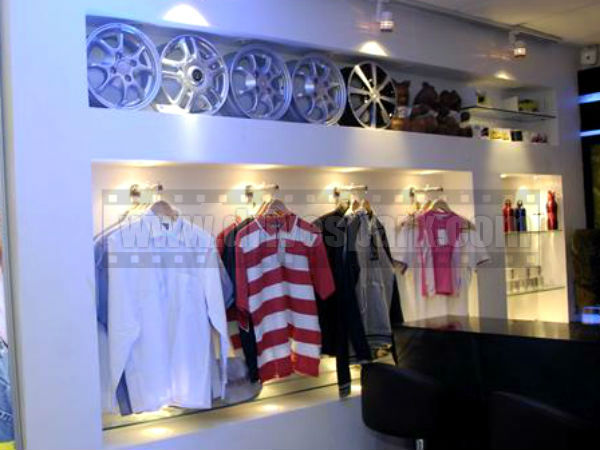 டாடாவின் பிரிமியம் கார் ஷோரூம்