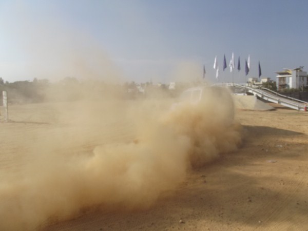 டாடா சஃபாரி ஸ்ட்ராம் எக்ஸ்டீரிம் டிரைவ்