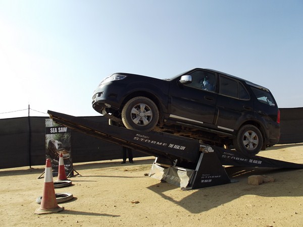 டாடா சஃபாரி ஸ்ட்ராம் எக்ஸ்டீரிம் டிரைவ்