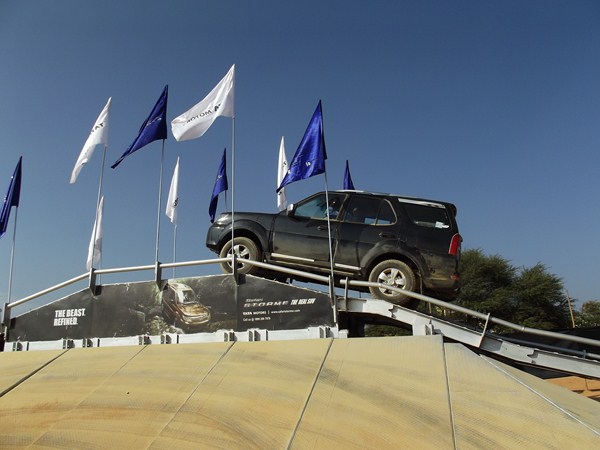 டாடா சஃபாரி ஸ்ட்ராம் எக்ஸ்டீரிம் டிரைவ்