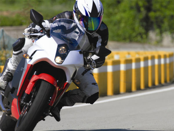 ஹயோசங் ஜிடி 650ஆர்