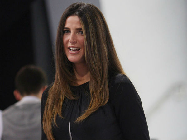 டெட்ராய்ட் ஆட்டோ ஷோவில் அழகிகள்