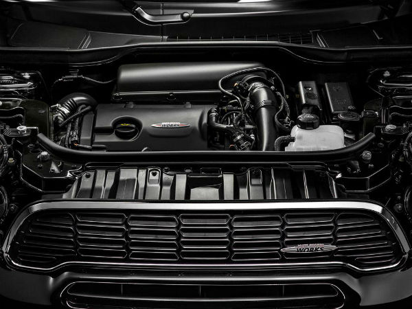 மேக்ஸிமம் ஸ்டைலுடன் அசத்தும் மினி ஜான் கூப்பர்