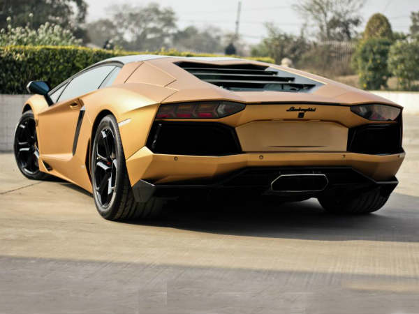 இது இந்தியாவின் தங்க லம்போ கார்