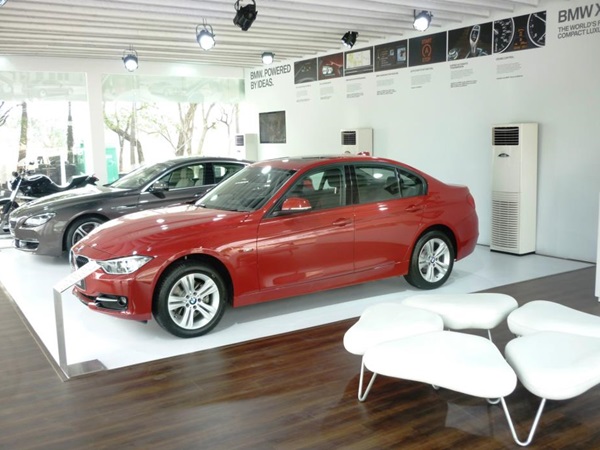 கார்கள் டிஸ்ப்ளே