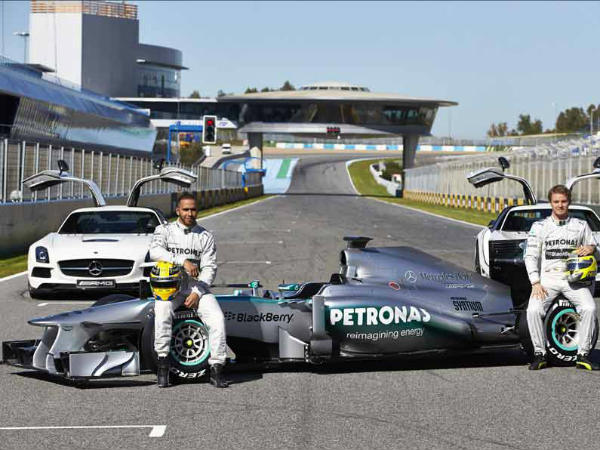  மெர்சிடிஸ் பென்ஸ் டபிள்யூ 04