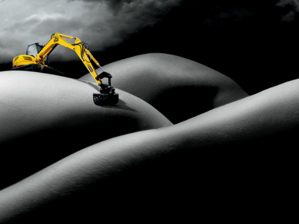 ஜேசிபி காலண்டர் படங்கள்