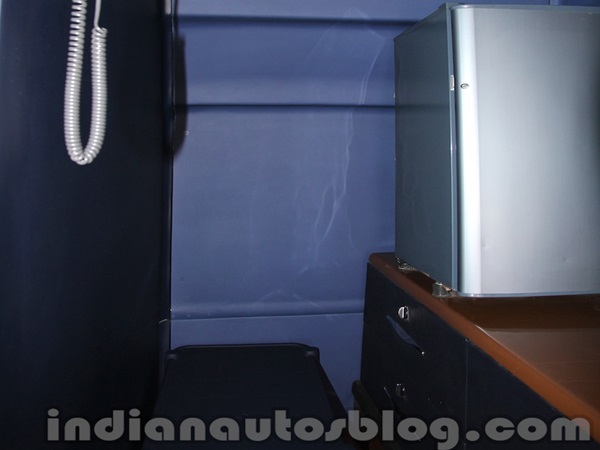 பணியாளர் அறை 