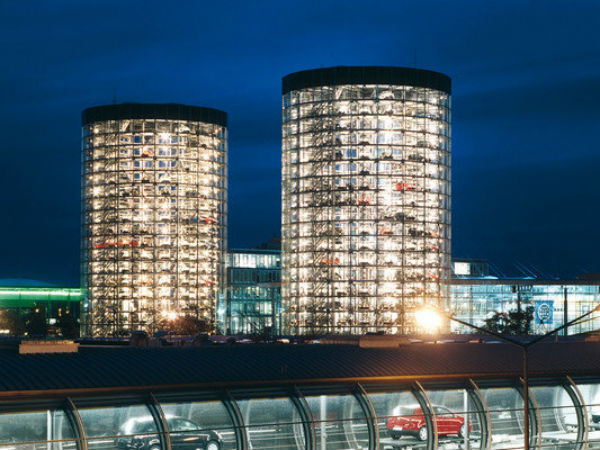 ஃபோக்ஸ்வேகன் கார் பார்க்கிங் கோபுரம் ஃபோக்ஸ்வேகன் கார் பார்க்கிங் கோபுரம்