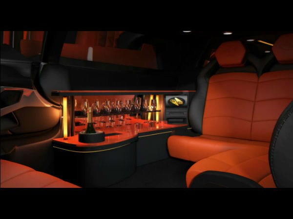 லிமோ அவதார்த்தில் லம்போ சூப்பர் கார்