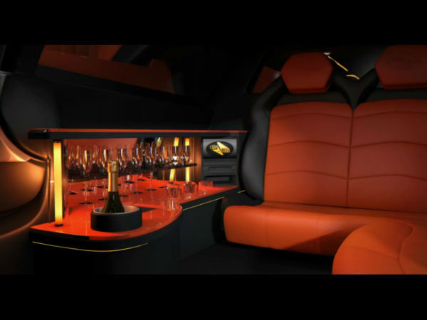 லிமோ அவதார்த்தில் லம்போ சூப்பர் கார்