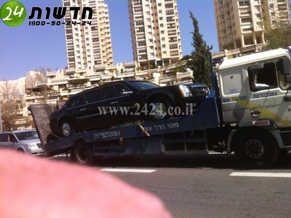 டிரக்கில் சென்ற ஒபாமா கார் டிரக்கில் சென்ற ஒபாமா கார்