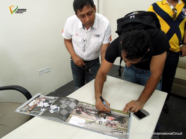 டெல்லி பார்முலா-1 டிராக்கை ஒரு கை பார்த்த டோணி அண்ட் கோ!