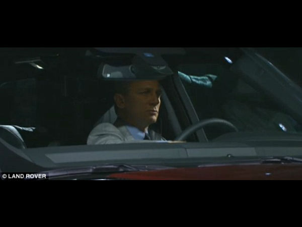 புதிய ரேஞ்ச்ரோவர் ஓட்டிய ஜேம்ஸ்பாண்ட்