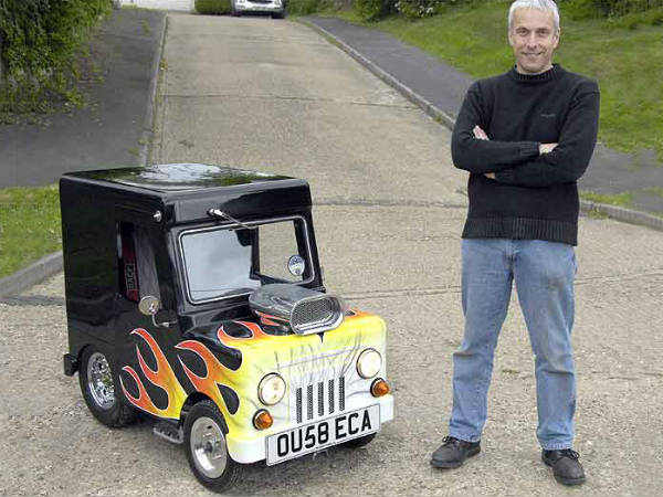 உலகின் மிகச் சிறிய கார் உலகின் மிகச் சிறிய கார்