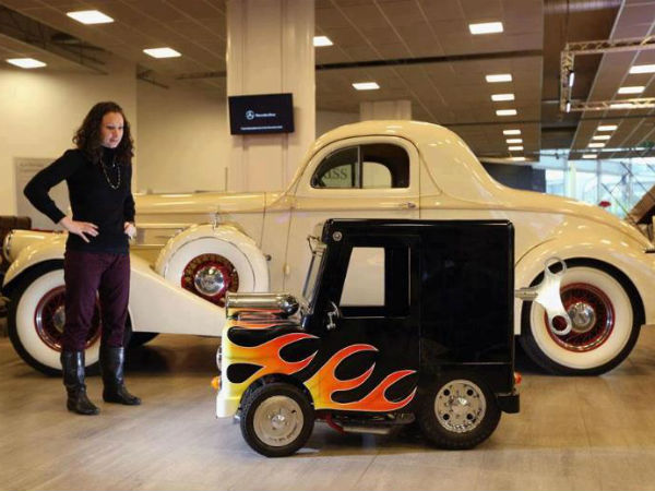 உலகின் மிகச் சிறிய கார் உலகின் மிகச் சிறிய கார்